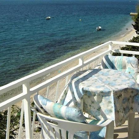 Apartment Danka - Affordable And At The Beach Брист Екстериор снимка