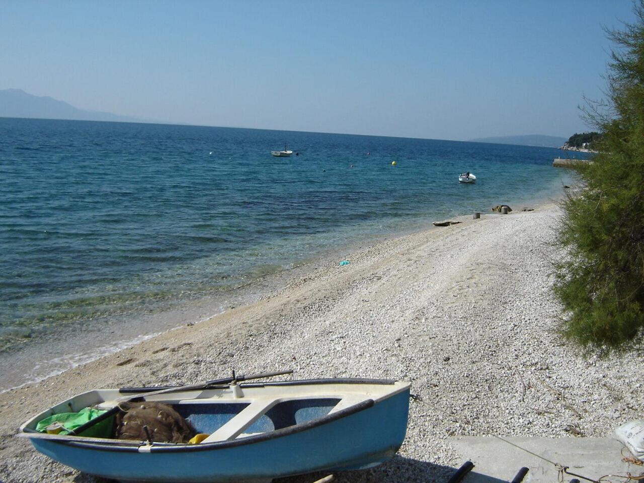 Apartment Danka - Affordable And At The Beach Брист Екстериор снимка