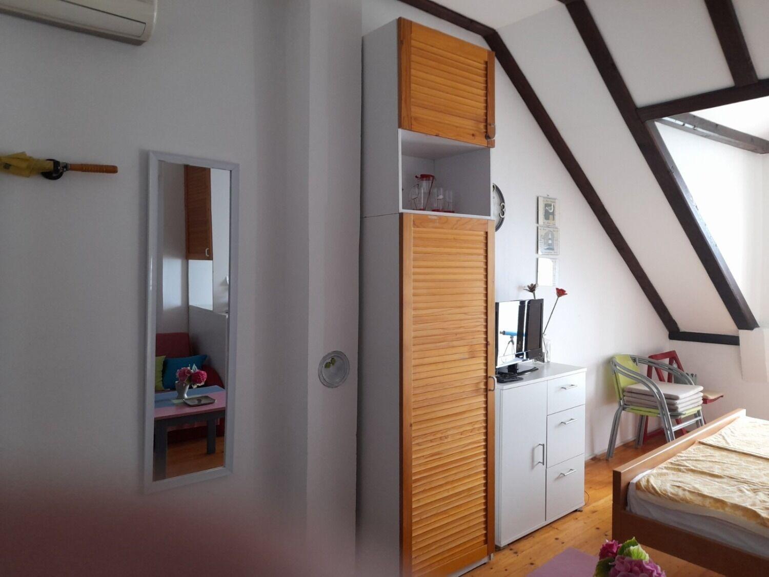 Apartment Danka - Affordable And At The Beach Брист Екстериор снимка