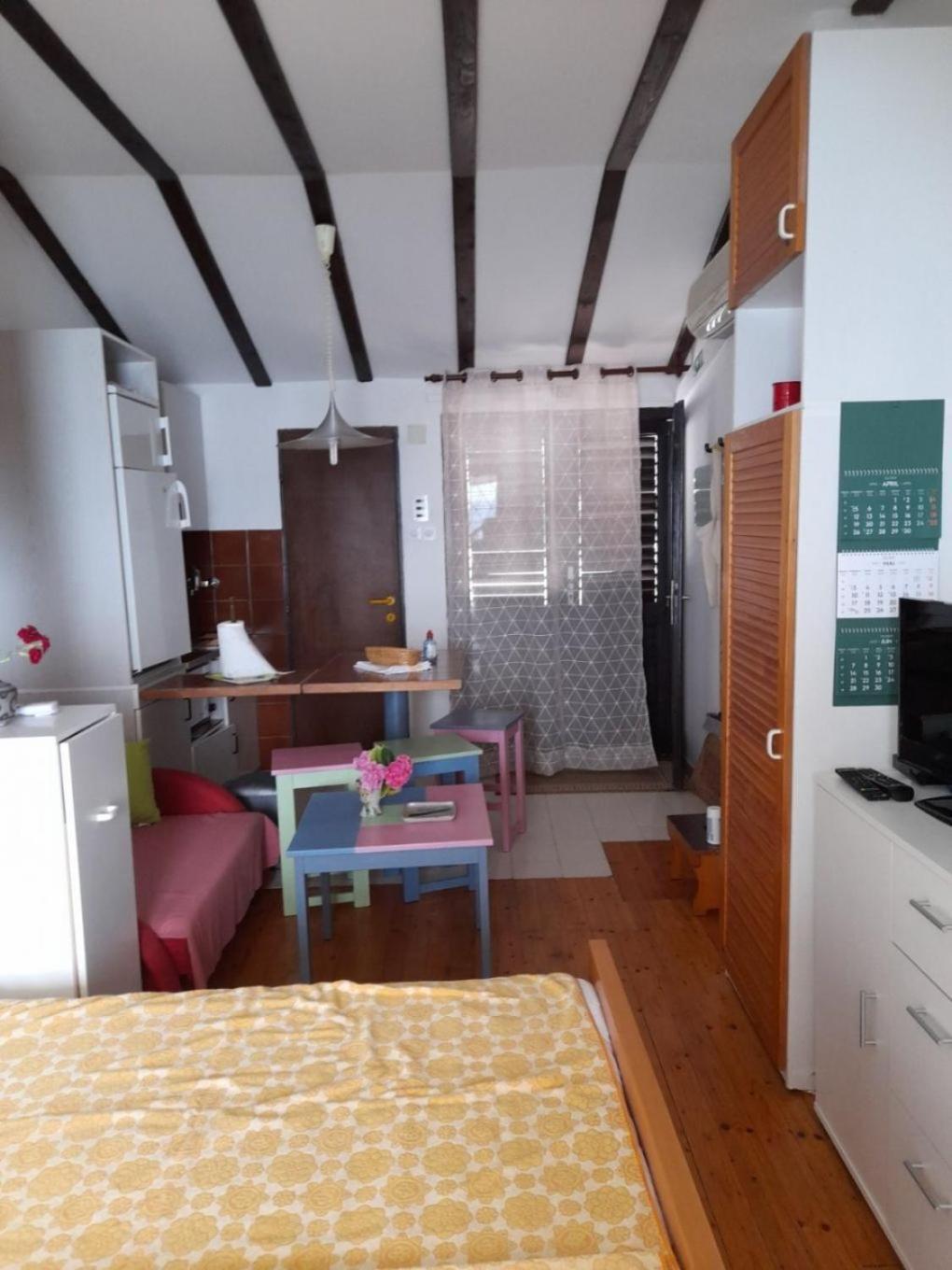 Apartment Danka - Affordable And At The Beach Брист Екстериор снимка